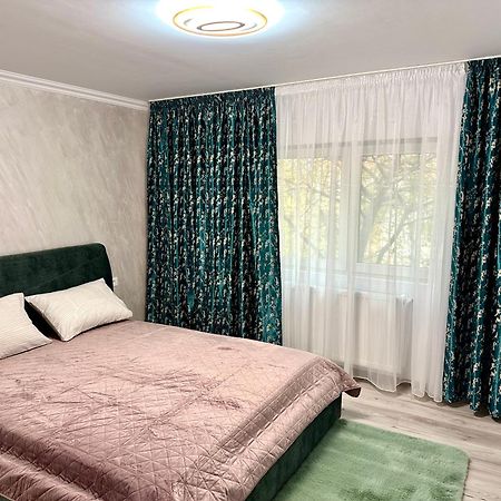 Elite Apartment Buzau Ngoại thất bức ảnh