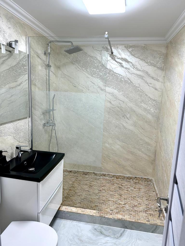 Elite Apartment Buzau Ngoại thất bức ảnh